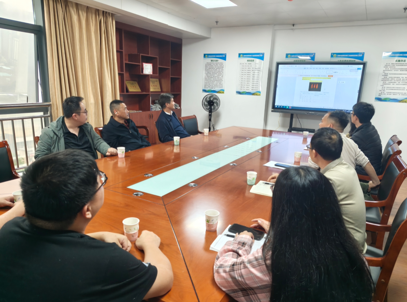 蔬菜研究所客座教授现场指导辣椒课题科研攻关